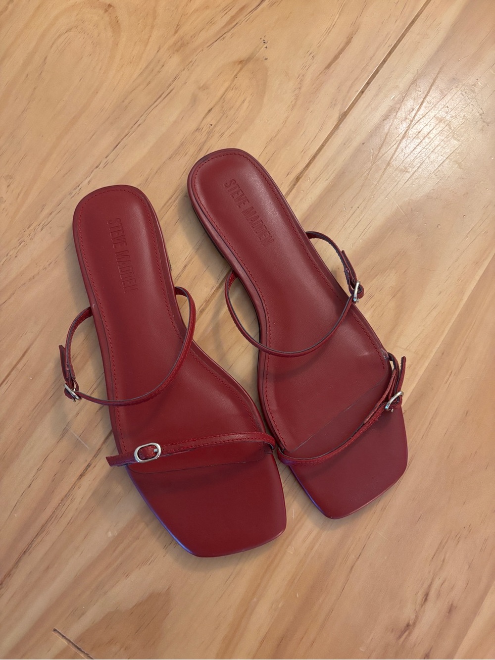 Steve Madden Red Square-Toe minimal look Strappy Sandals